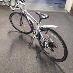 かっこいい軽くて早いクロスバイク自転車28インチ乗りやすく自分でも気にいってます。ペイペイ払いOK新し目のiPhoneとも交換可の画像