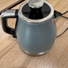 電気ケトル 1.0L ほぼ未使用の画像