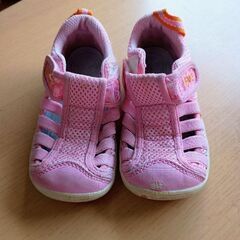 子ども用サンダルの画像