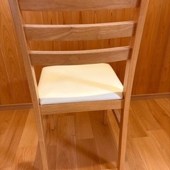 ダイニングチェアの画像