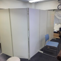 本日までパーテンション3セットの画像