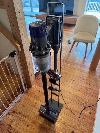 ダイソン掃除機　Dyson Cyclone V10 Fluffy (SV12 FF LF)