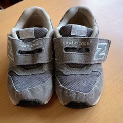 子ども用スニーカーの画像