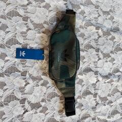 アディダス ウエストポーチ 迷彩の画像