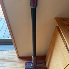 ダイソン掃除機　Dyson Cyclone V10 Fluffy (SV12 FF LF)の画像