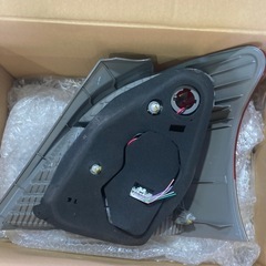 トヨタ　ヴィッツ左テールランプの画像