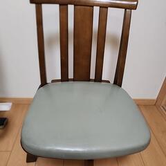 回転式　　ダイニングチェア3つの画像