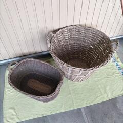 籐かご　2個　収納　外で保管していましたの画像