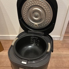 炊飯器　3合の画像