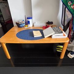 ローテーブル　茶色　幅x奥行きx高さ(cm) 90x60x32 足折りたたみ可能の画像