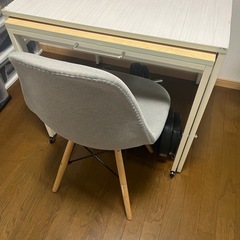 テーブル  机の画像