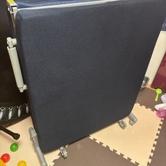 美品‼️折りたたみベッド
の画像