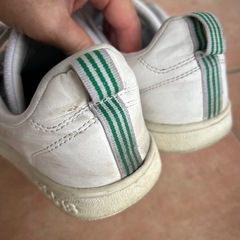 adidasスニーカーの画像