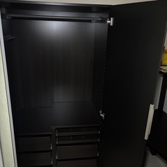 男性用クローゼットの画像