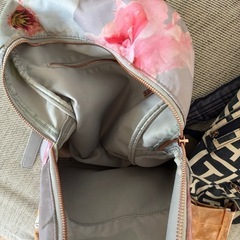 TED BAKER花柄リュック＋TOMMY HILFIGERリュック＋ZARA×Disneyバッグ 3点セットの画像