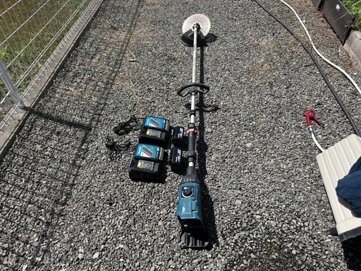 makita
電動草刈り機
