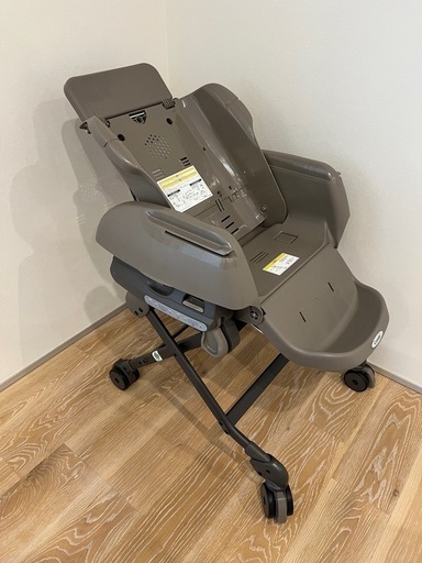 美品コンビ　電動　ハイローチェア　ネムリラ