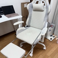 ゲーミングチェア　の画像