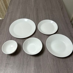 白いお皿　サイズいろいろ　お好きなものだけでもどうぞ　全部お譲り　商品価格は全てのお値段です　　　の画像