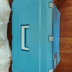 aqua blueクーラーボックス の画像