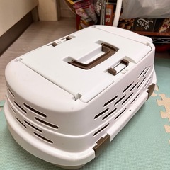 ペットキャリー（おそらくリッチェルSサイズ）／高さ約24cm×幅約42cmの画像