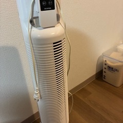 タワー型扇風機の画像