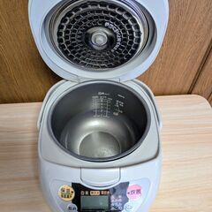 タイガー　マイコン炊飯ジャー〈炊きたて〉の画像