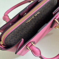 MICHAEL KORS ピンク ハンドバッグの画像
