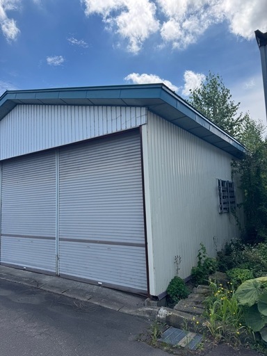 北海道剣淵町 3連シャッター付き 鉄骨倉庫 ガレージ 車庫 横幅8300 奥行7500 高さ4750 会社 事務所 作業場などに 旭川 道北 札幌