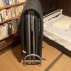 折りたたみベッドの画像