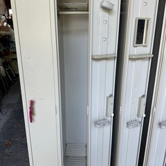 4人用スチールロッカー鍵付きの画像