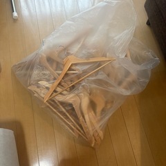 木製ハンガーの画像