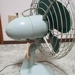 昭和レトロ扇風機の画像