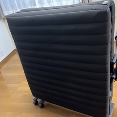 折りたたみベットの画像