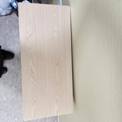 折りたたみテーブルの画像