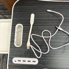 折りたたみ　テーブル　ソケット付きの画像