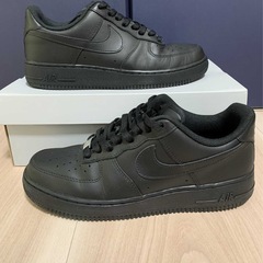 NIKE 黒 スニーカーの画像