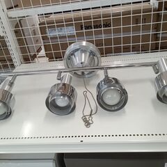 リユースのサカイ栃木店★ジモティ割あり★ ART　WORK　STUDIO 4連照明 シルバー W71×D20×H32 クリーニング済み TC10216の画像