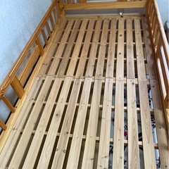 木製シングルベッドの画像