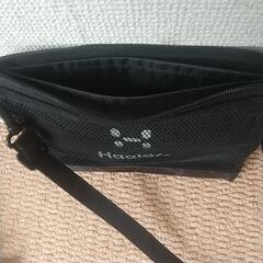 ホグロフス黒メッシュショルダーバッグの画像