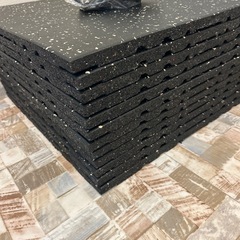 ジム用ゴムマット 50cm角 20mmの画像