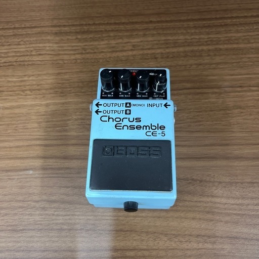 BOSS ボス コーラスアンサンブル CE-5 楽器 アンプ のご紹介です！