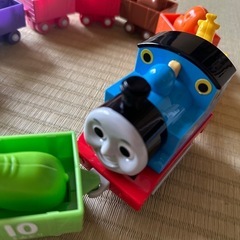 学研 トーマス 数字 動物 色の画像