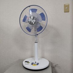 YAMAZEN 山善 30cmDCリビング扇風機 YLX-ED301 左右自動首振り 風量4段階/リズム風 30Ccm 5枚羽根 ワイヤレスリモコン付きの画像