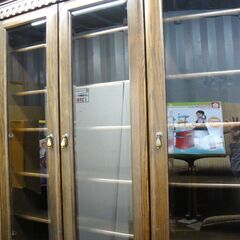 食器棚 レトロ調 大型の画像
