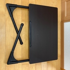 折りたたみパソコンデスクの画像