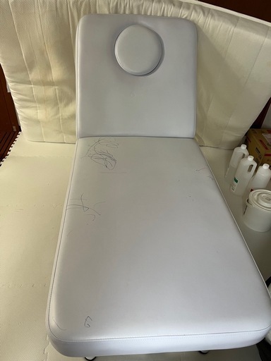 施術ベッド(電動)