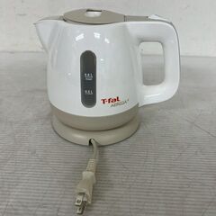 ティファール 電気ケトル BF805 0.8L 1250W 白色 動作確認済 電気湯沸器 T-fal APRECIA キッチン家電 湯沸かし 18 Y2086の画像
