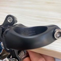 自転車のフロントシフター シマノ　105 FD-5700の画像