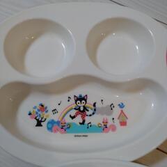 ベビー食器とカトラリーセットの画像